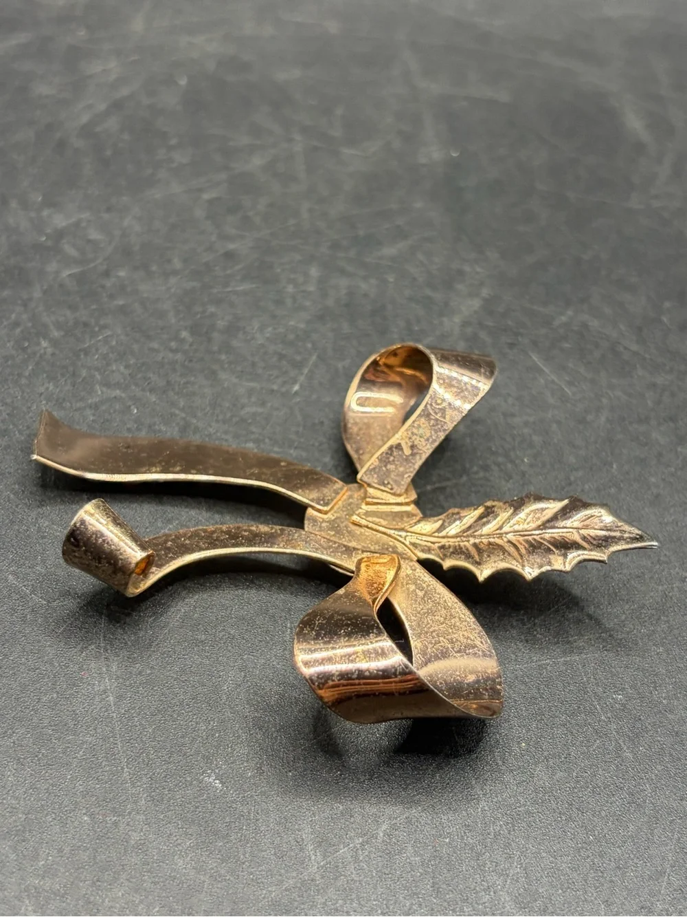 Corocraft Pegasus Sterling Silver Vintage Ribbon & Laurel Leaf Gold Wash Brooch